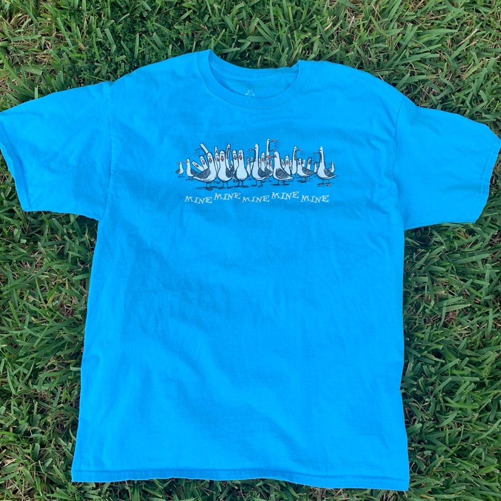 Disney Finding Nemo Seagulls “Mine” Tee. Large.